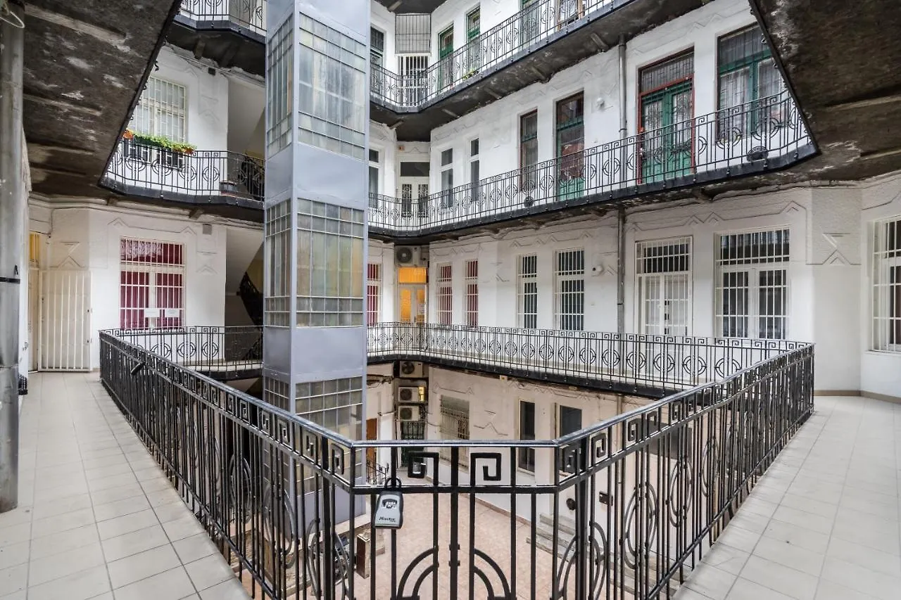 Colorwave Design Apartment Budapest