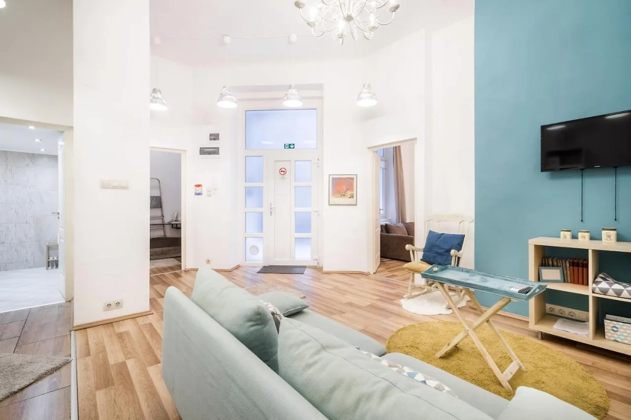 Colorwave Design Apartment Budapest